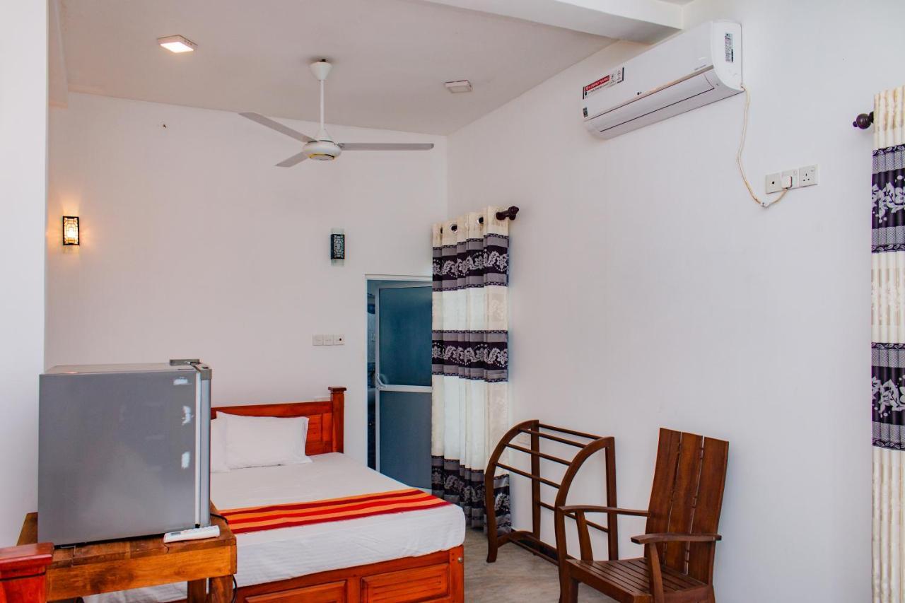 Murphy Cave Hotel Mirissa Buitenkant foto
